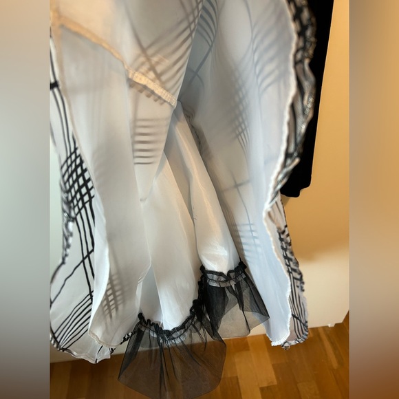 Girl’s 5T fun festive Christmas Holiday dress black and silver - Picture 5 of 11